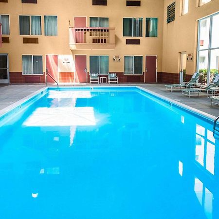 Quality Inn And Conference Center Greeley Downtown Bagian luar foto
