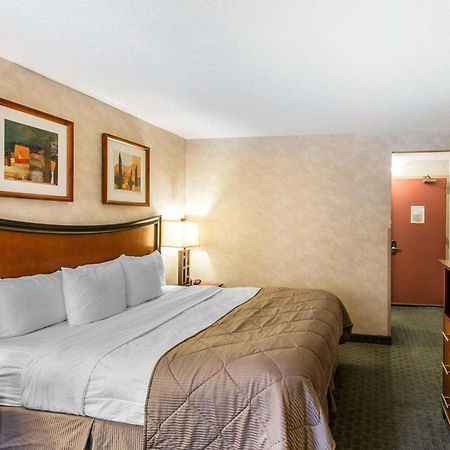 Quality Inn And Conference Center Greeley Downtown Bagian luar foto