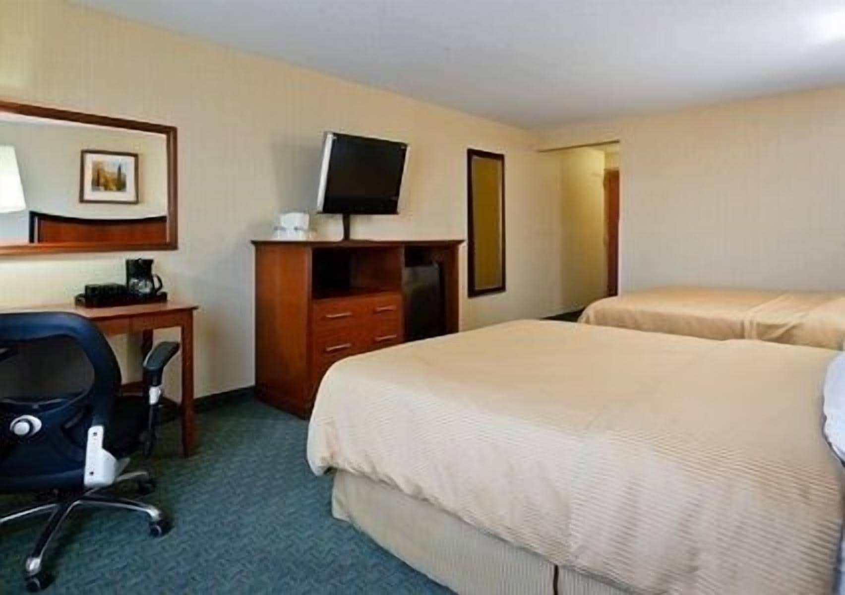 Quality Inn And Conference Center Greeley Downtown Bagian luar foto