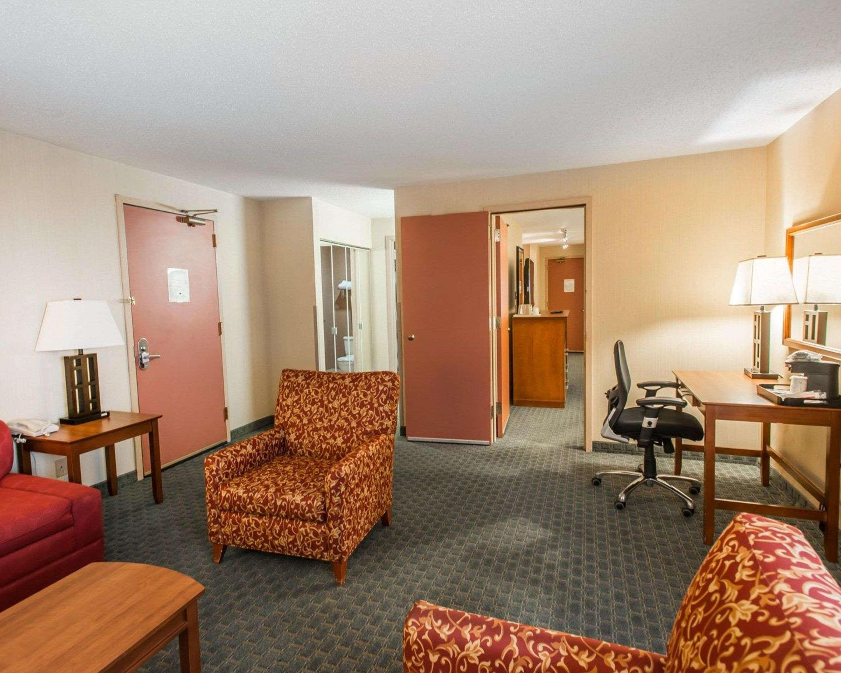 Quality Inn And Conference Center Greeley Downtown Bagian luar foto