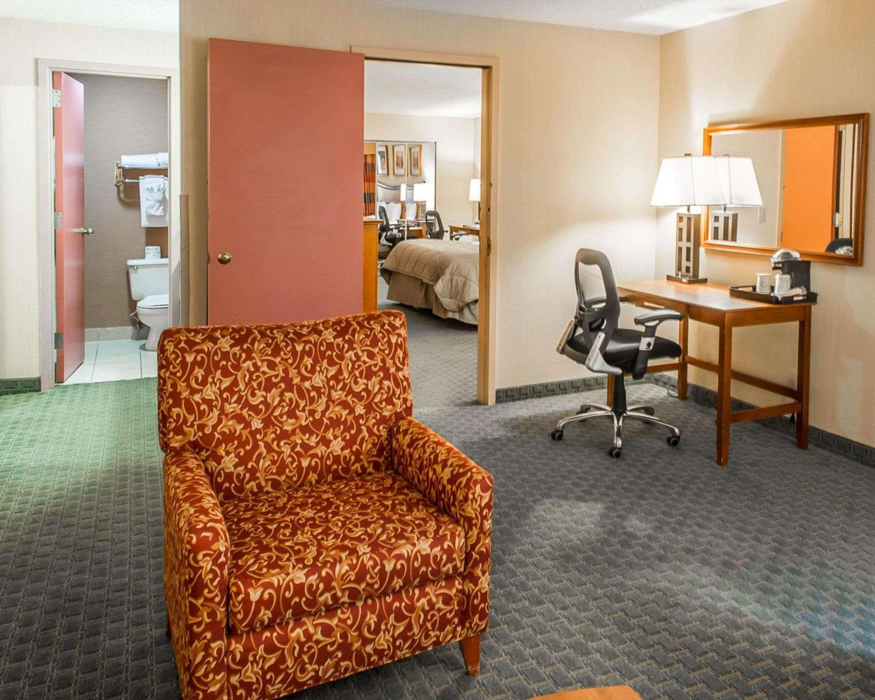 Quality Inn And Conference Center Greeley Downtown Bagian luar foto