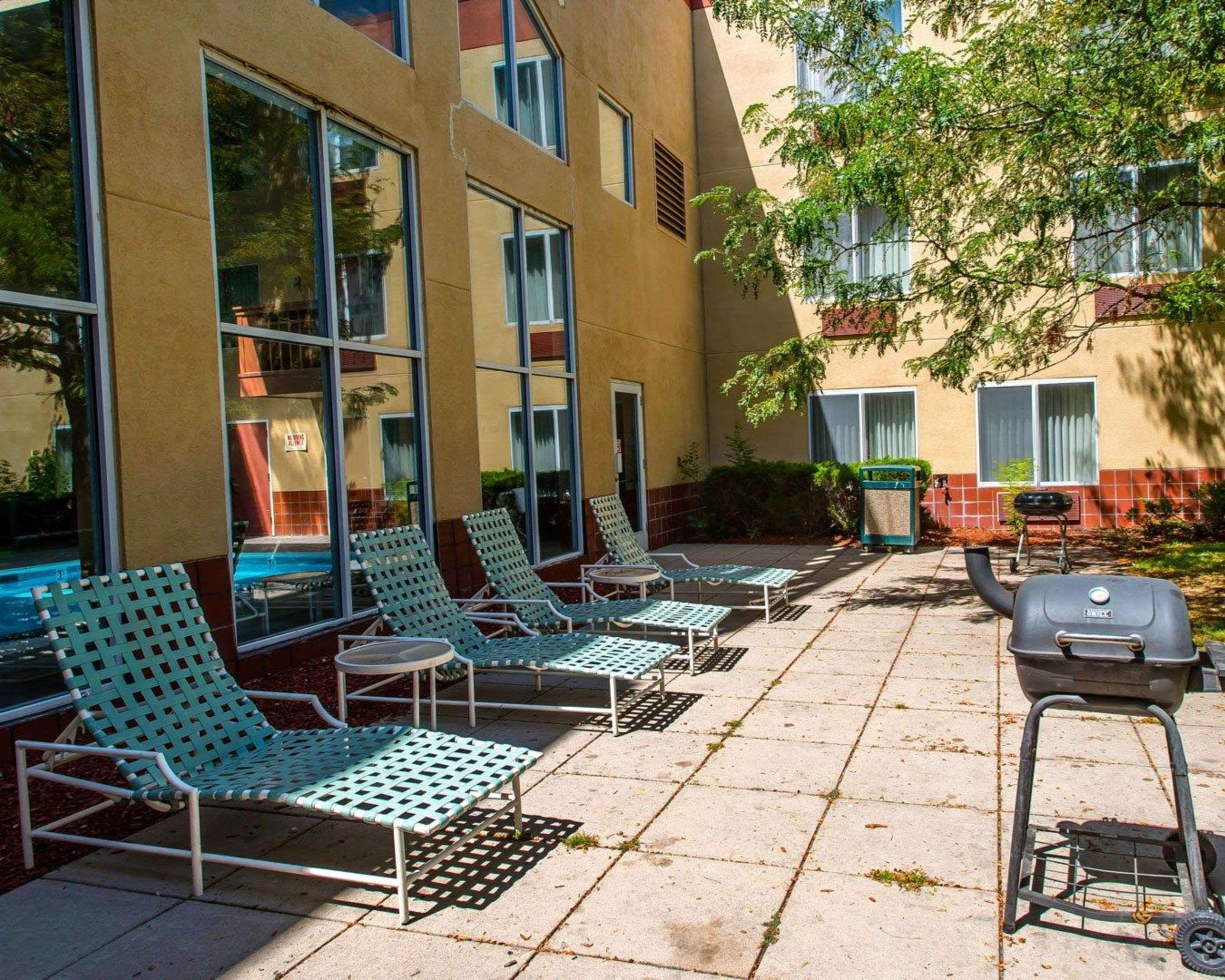 Quality Inn And Conference Center Greeley Downtown Bagian luar foto
