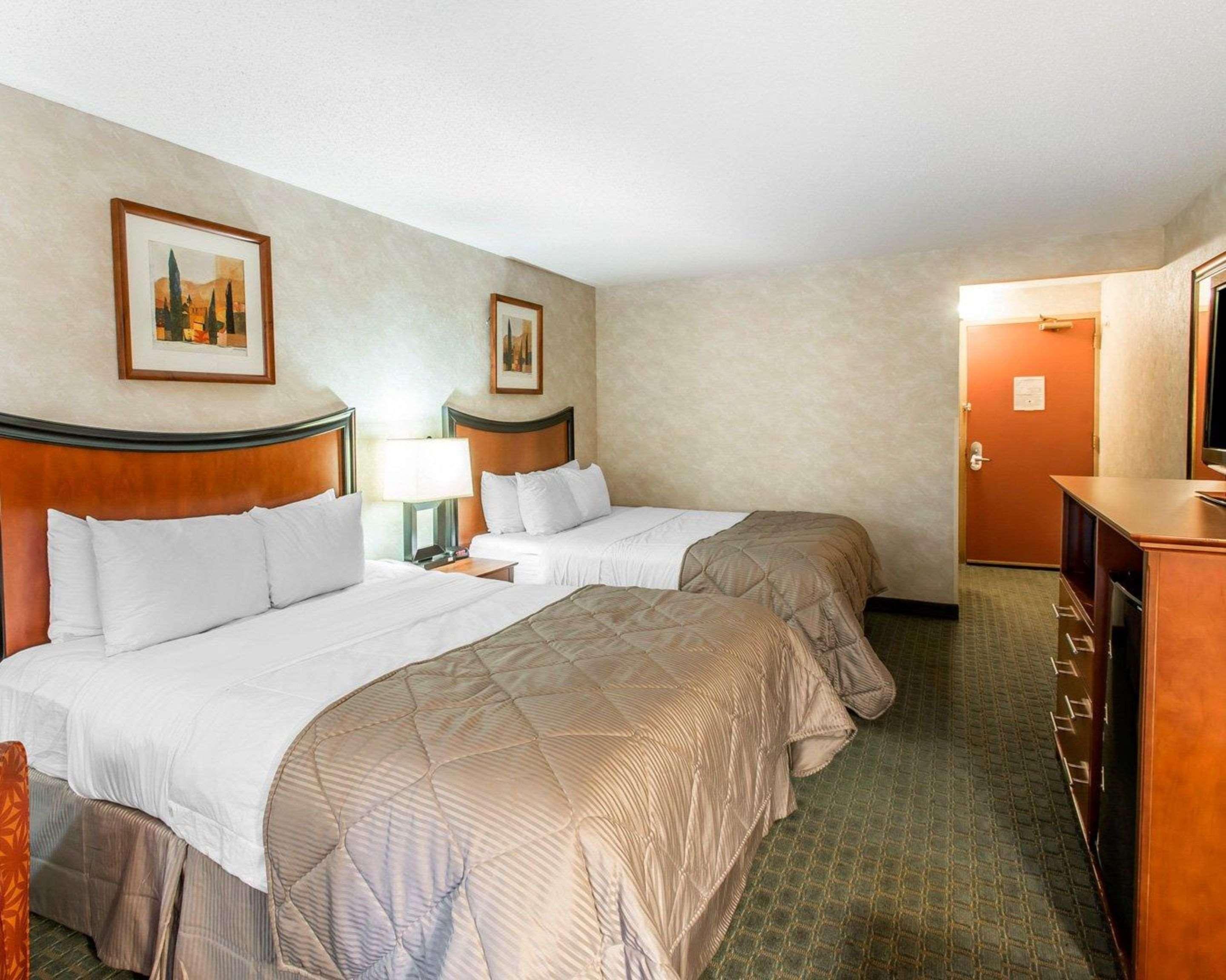 Quality Inn And Conference Center Greeley Downtown Bagian luar foto