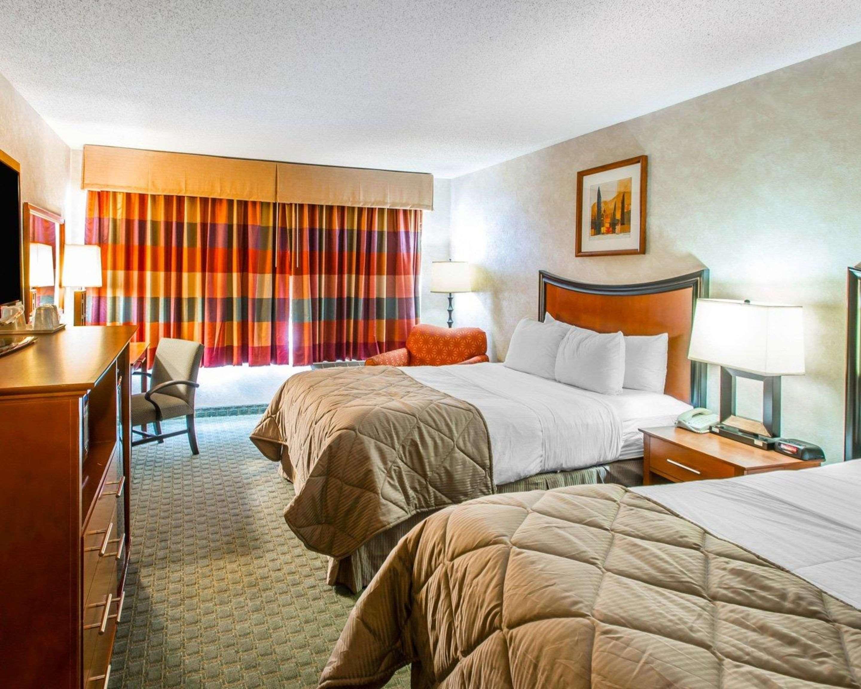 Quality Inn And Conference Center Greeley Downtown Bagian luar foto
