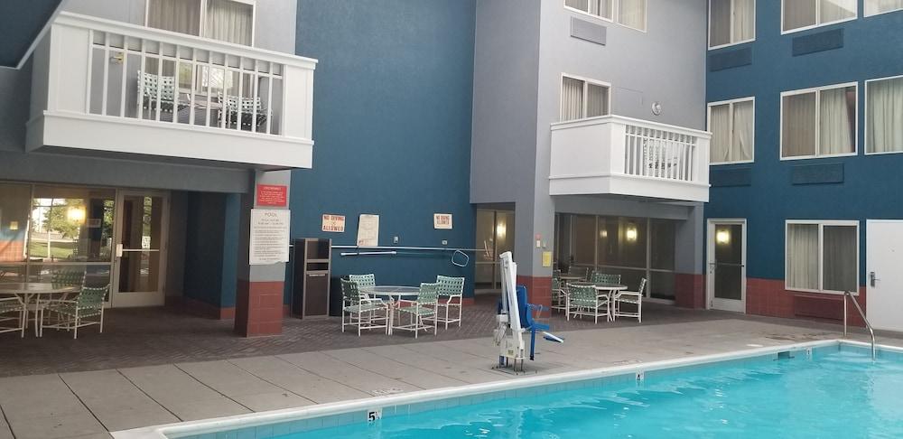 Quality Inn And Conference Center Greeley Downtown Bagian luar foto