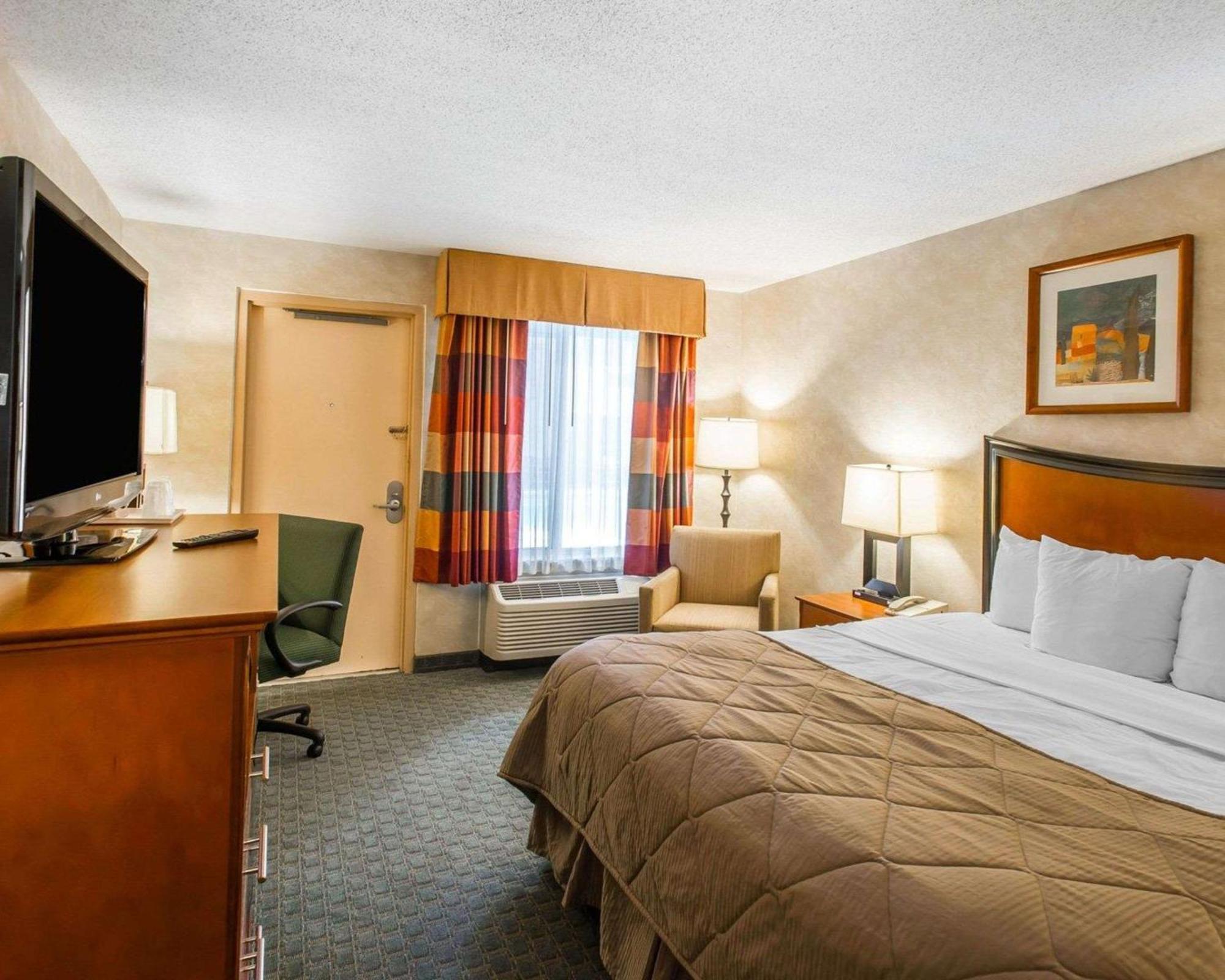 Quality Inn And Conference Center Greeley Downtown Bagian luar foto