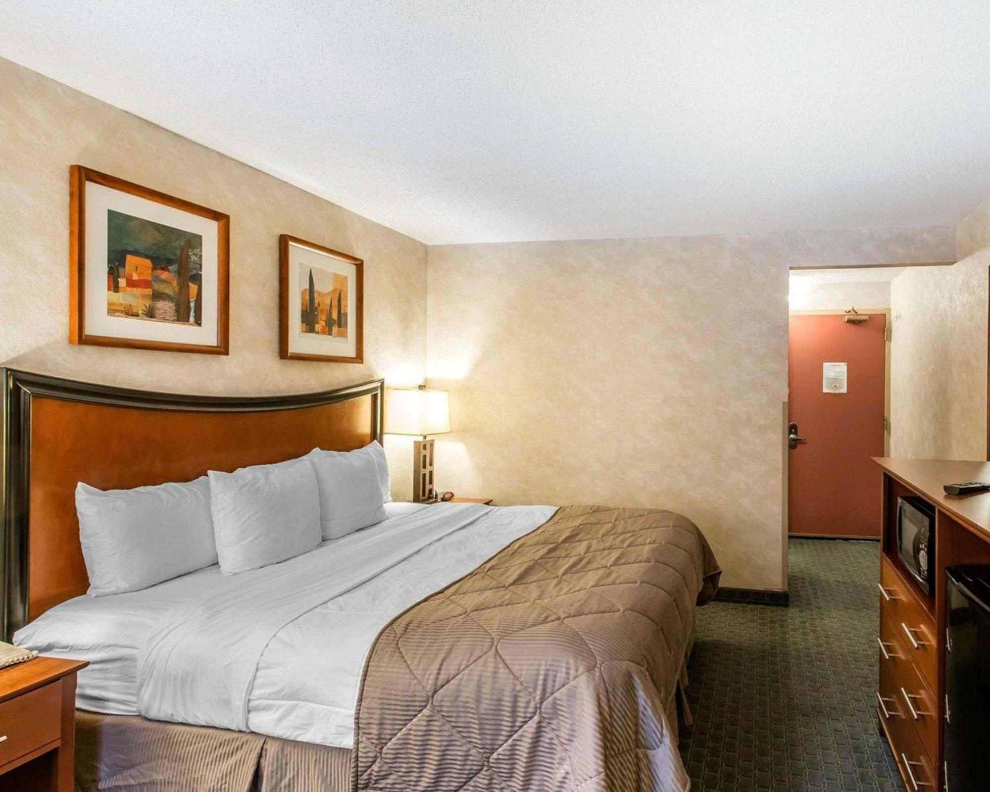 Quality Inn And Conference Center Greeley Downtown Bagian luar foto
