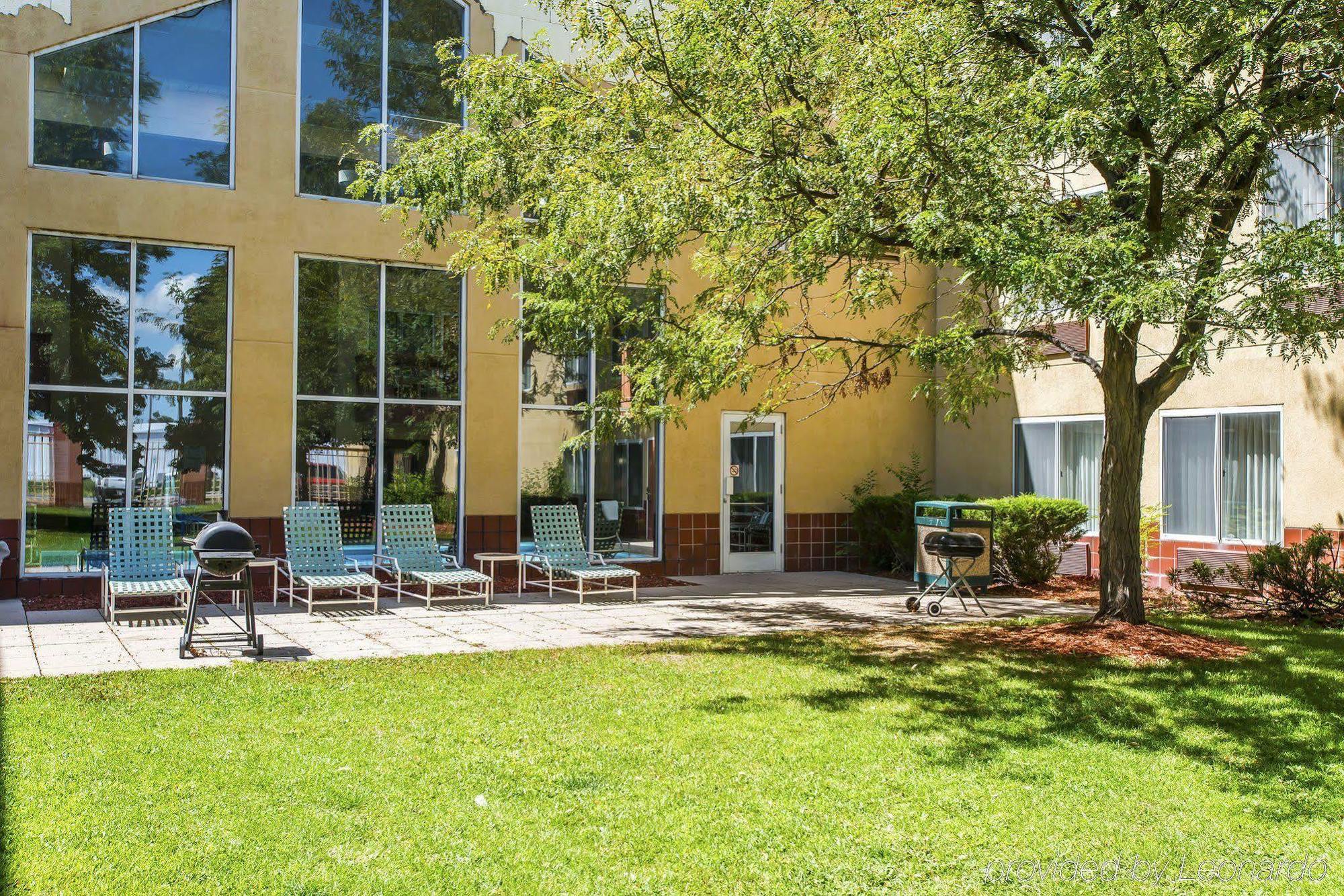 Quality Inn And Conference Center Greeley Downtown Bagian luar foto