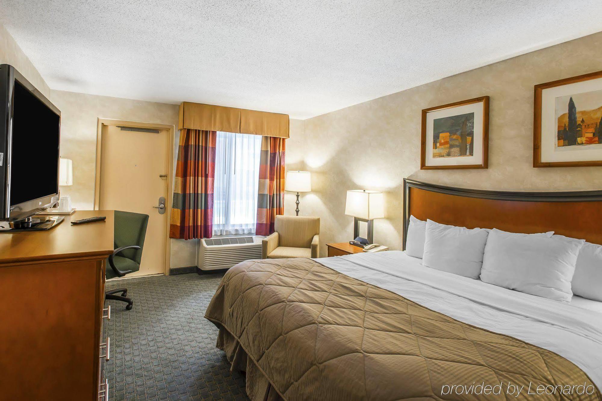 Quality Inn And Conference Center Greeley Downtown Bagian luar foto