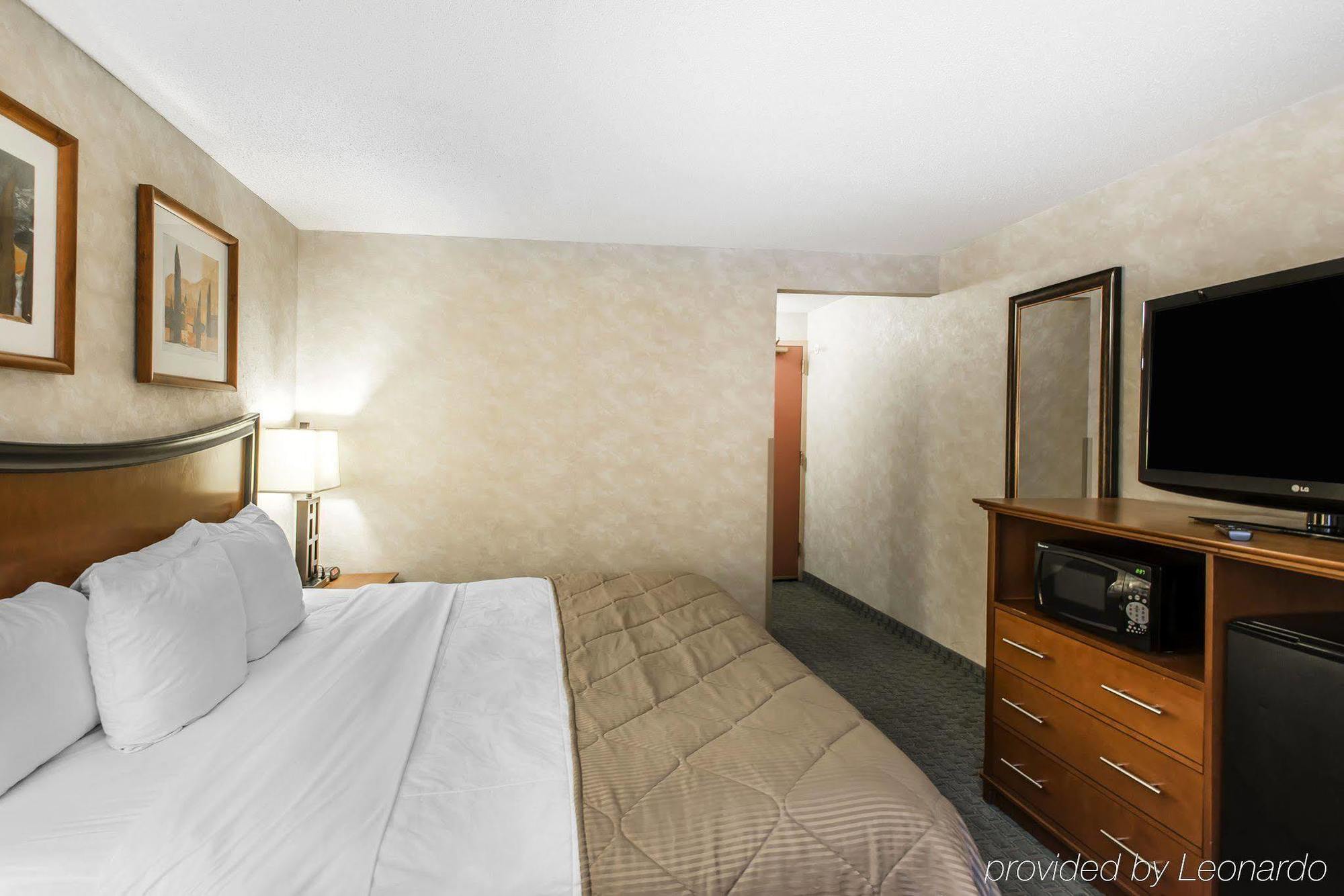 Quality Inn And Conference Center Greeley Downtown Bagian luar foto